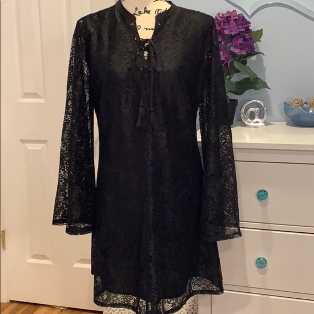 Highline Collective Blk Paisley Bell Sleeve Dress